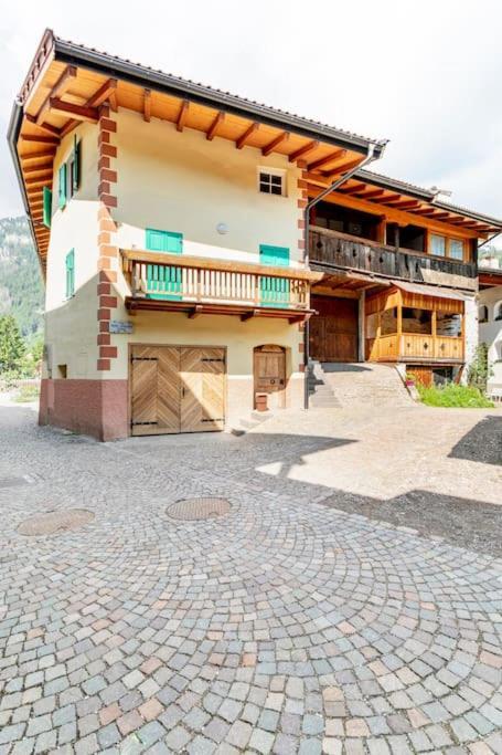 Appartamento Rustico Con Stube E Balcone Predazzo Esterno foto